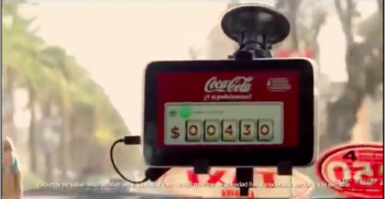 Coca-Cola convida passageiro a pedalar no t&aacute;xi