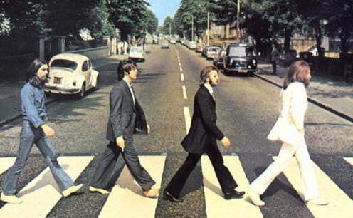 Abbey Road volta ao topo das paradas brit&acirc;nicas ap&oacute;s 50 anos