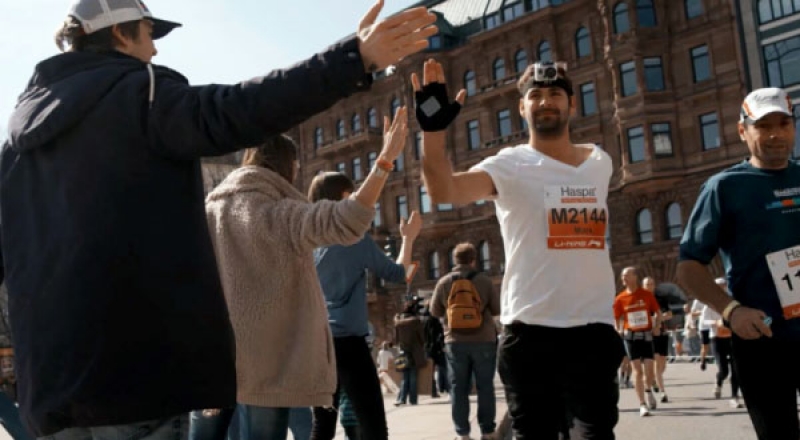 Propaganda m&atilde;o a m&atilde;o