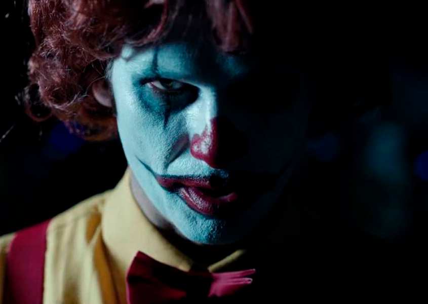 Quer ganhar um Whooper? &Eacute; s&oacute; ir at&eacute; o Burger King fantasiado de palha&ccedil;o! 